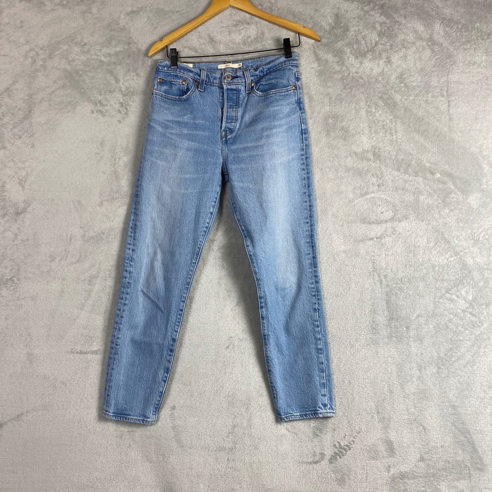 Levis Wedgie Straight Jeans Light Wash Blue High Rise Button Fly 28 22861-0052